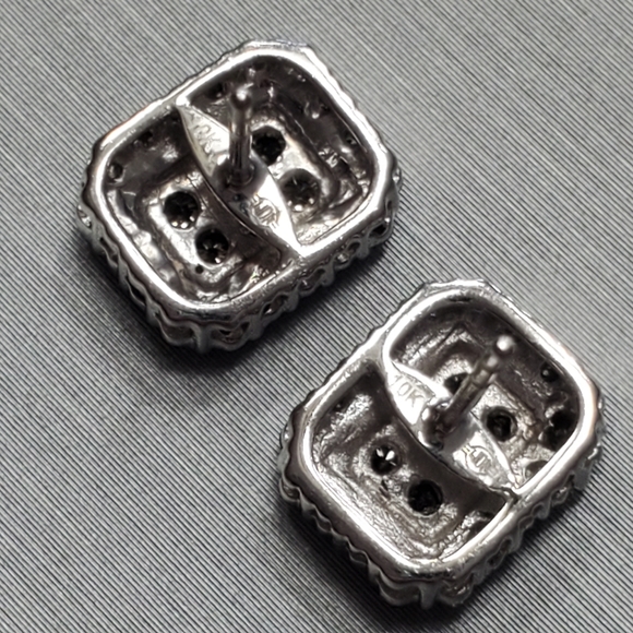 10K White Gold Earrings - Picture 9 of 10